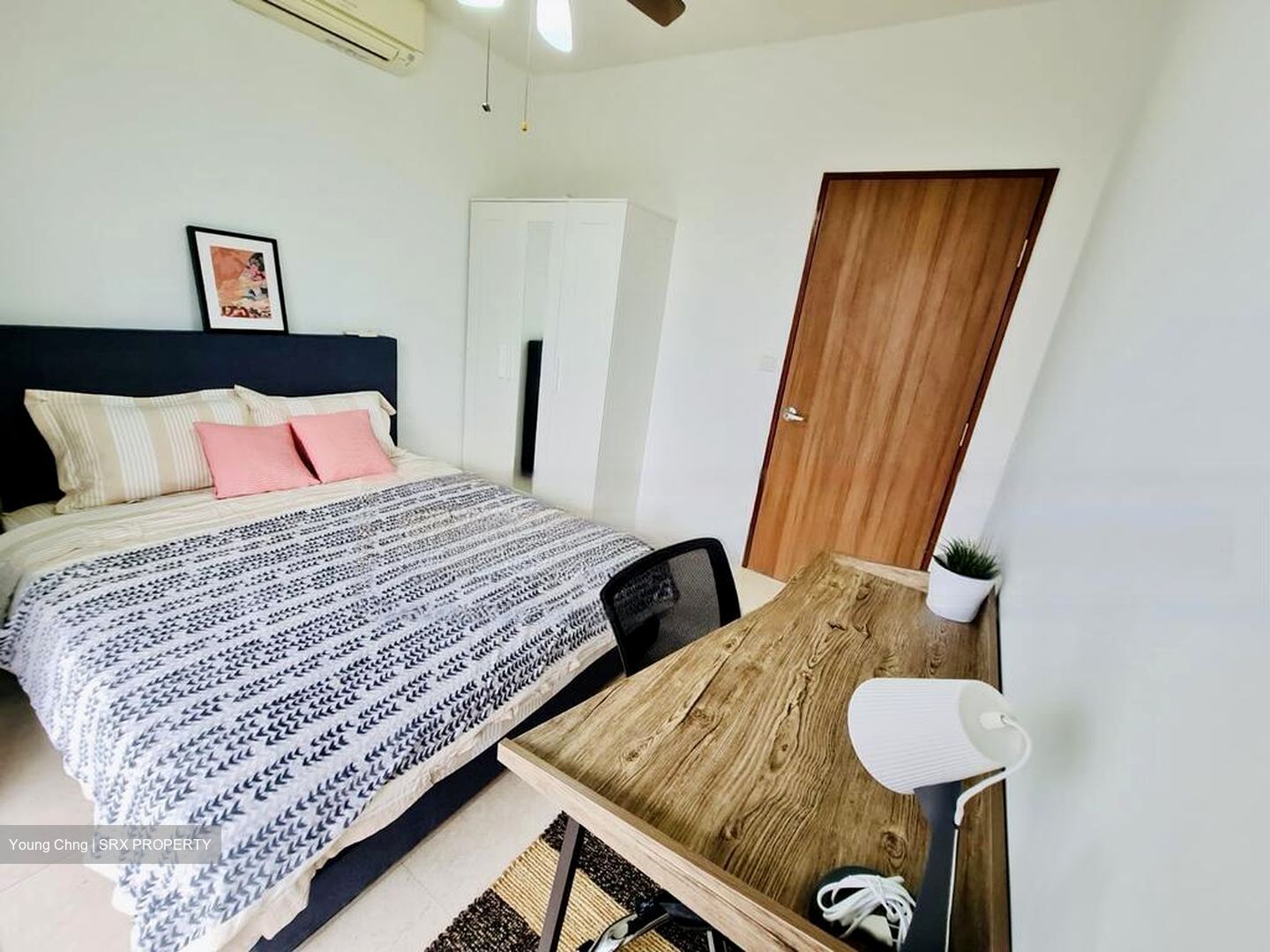 The Lakefront Residences (D22), Condominium #464243111
